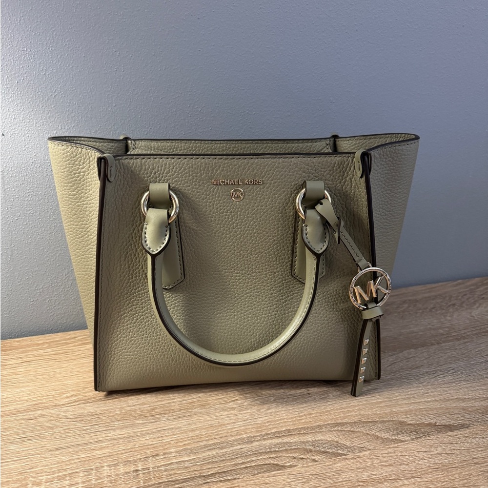 🌿 Michael Kors Kris Bag
